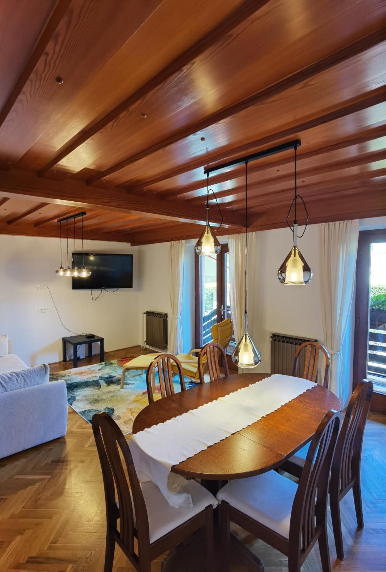 Apartma Zerjav